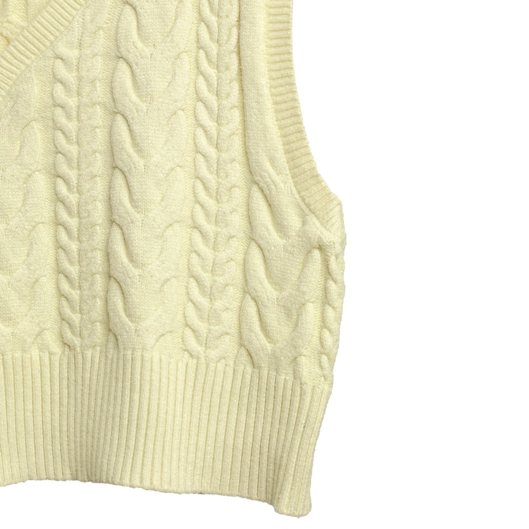 Chains & Links Cable Knit Lambswool Cropped Vest