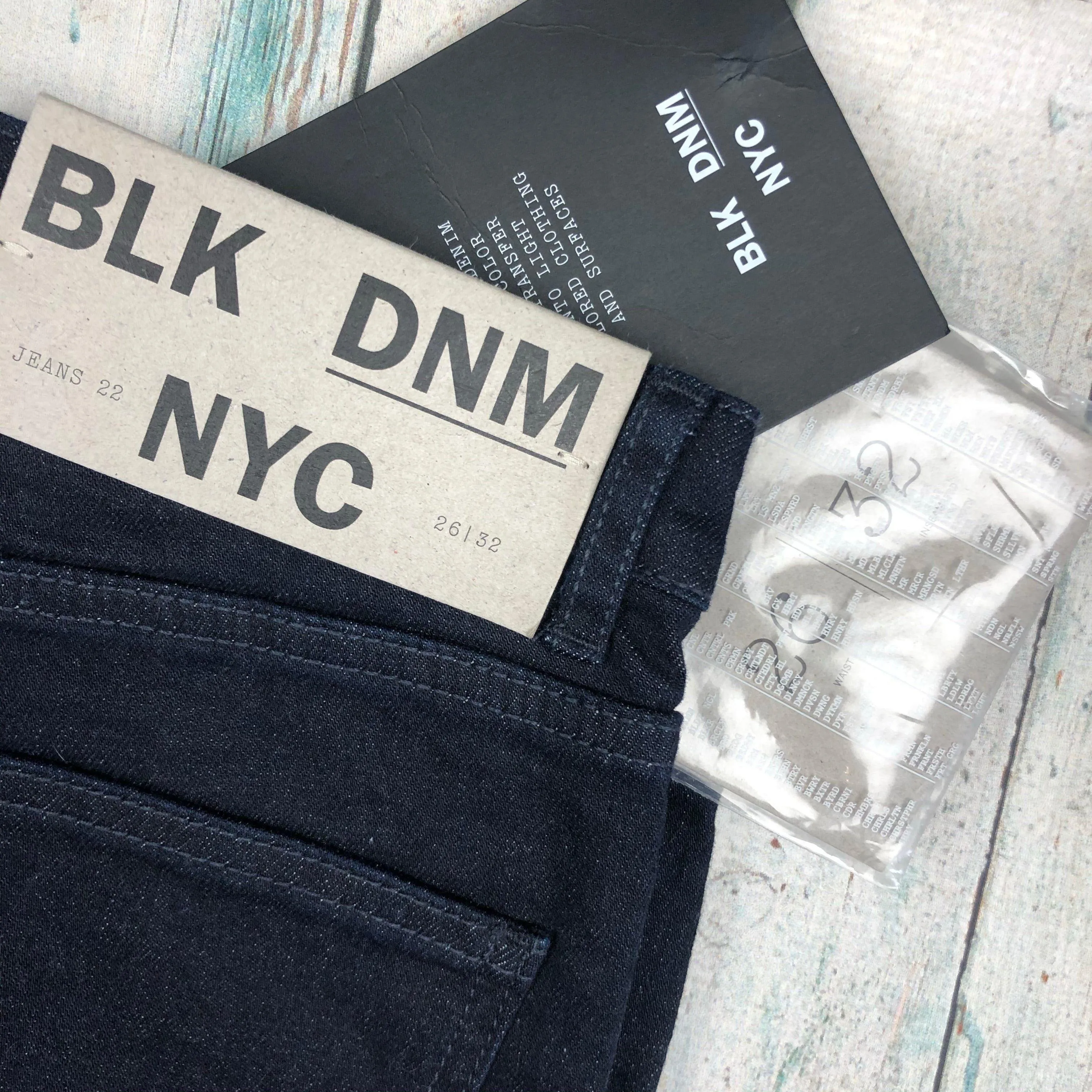 NWT -BLK DNM NYC 'Jeans 22' Dark Indigo Mid Rise Skinny Jeans  - Size 28/32