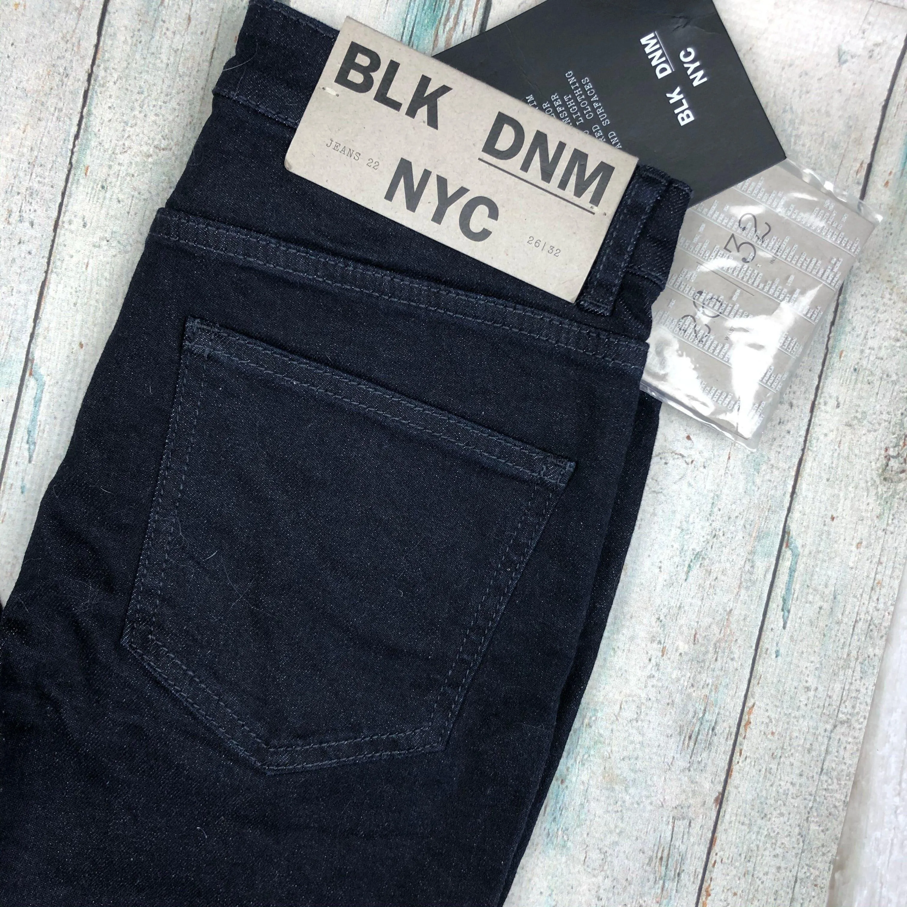 NWT -BLK DNM NYC 'Jeans 22' Dark Indigo Mid Rise Skinny Jeans  - Size 28/32