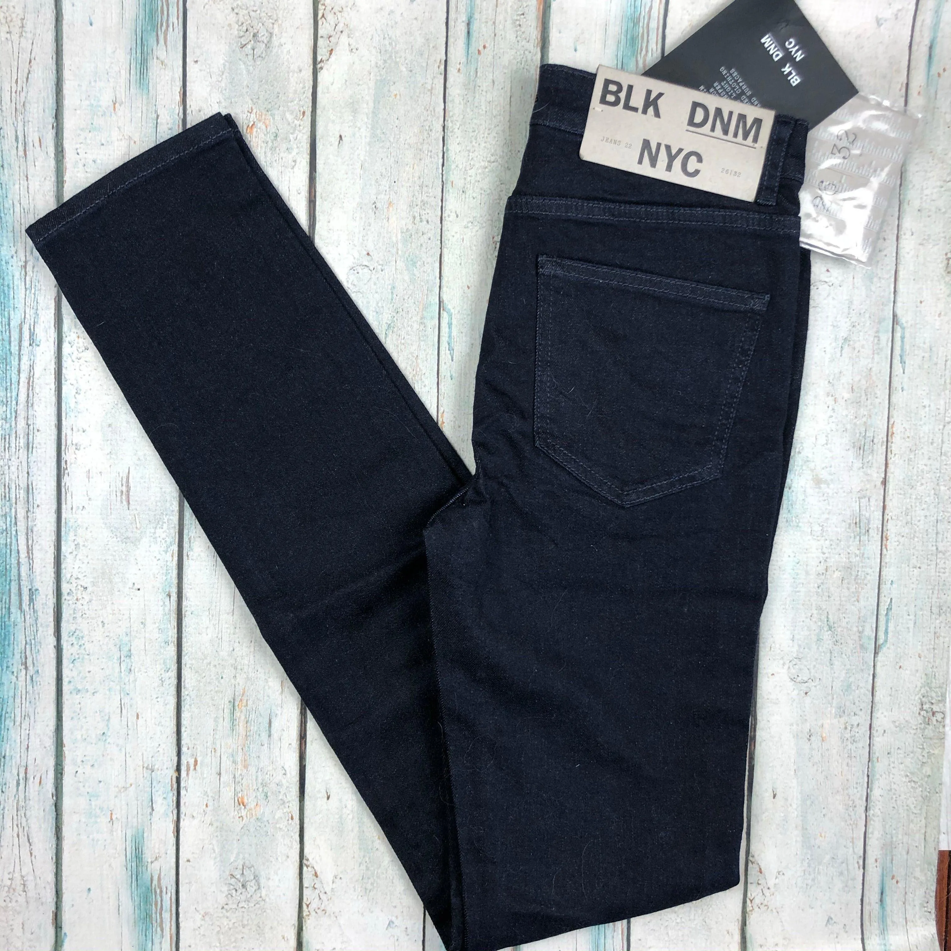 NWT -BLK DNM NYC 'Jeans 22' Dark Indigo Mid Rise Skinny Jeans  - Size 28/32